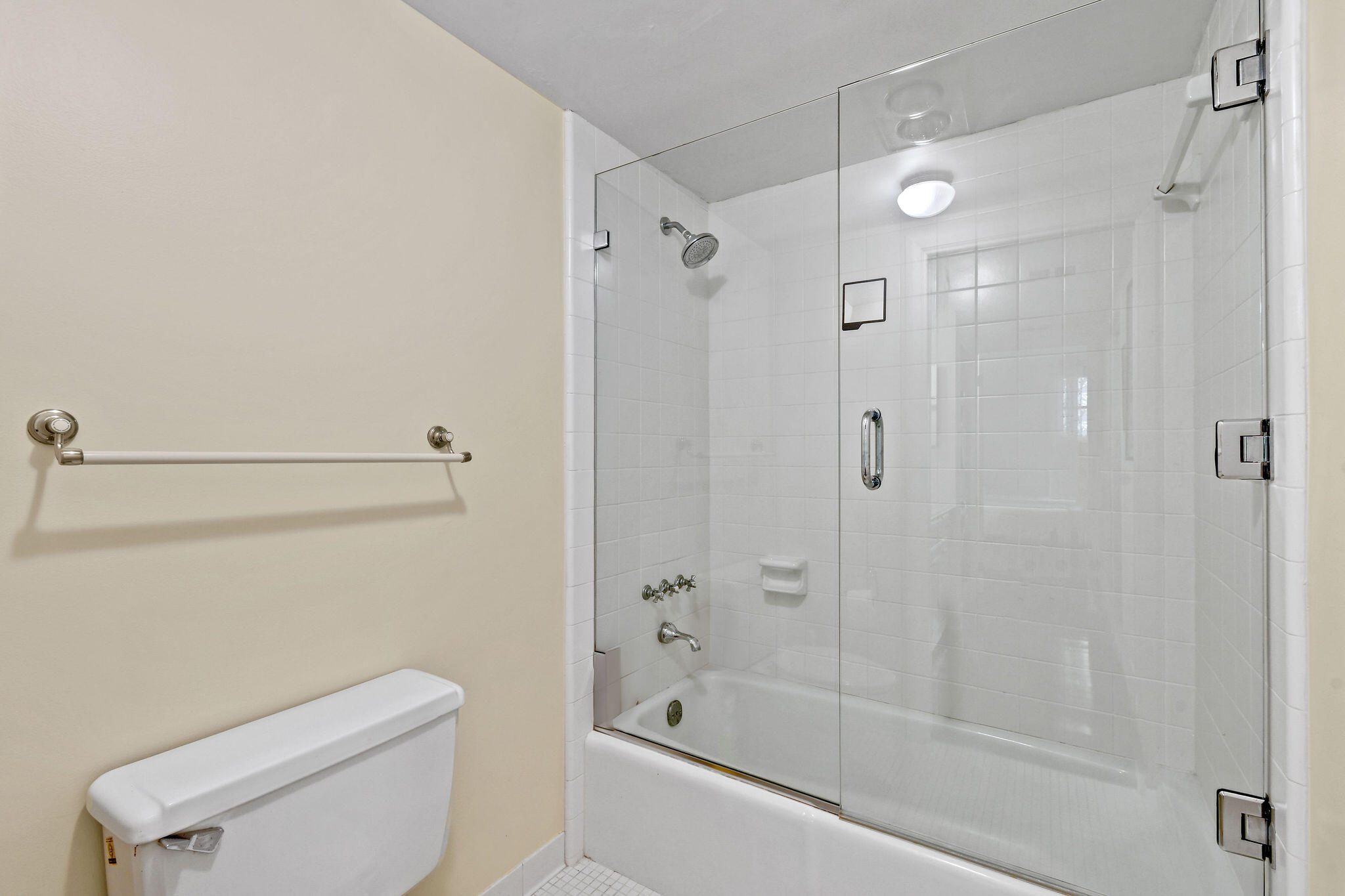 226 Brazilian Avenue 2 D