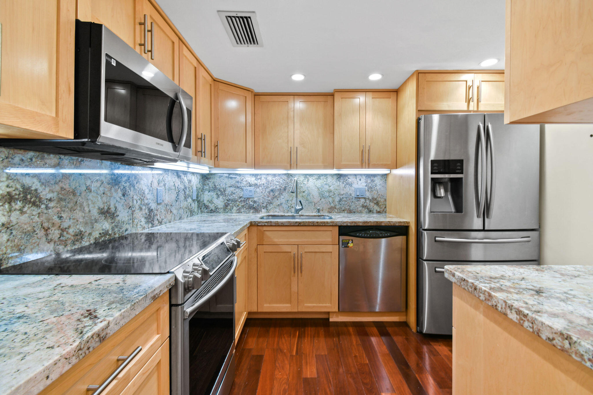 226 Brazilian Avenue 2 D