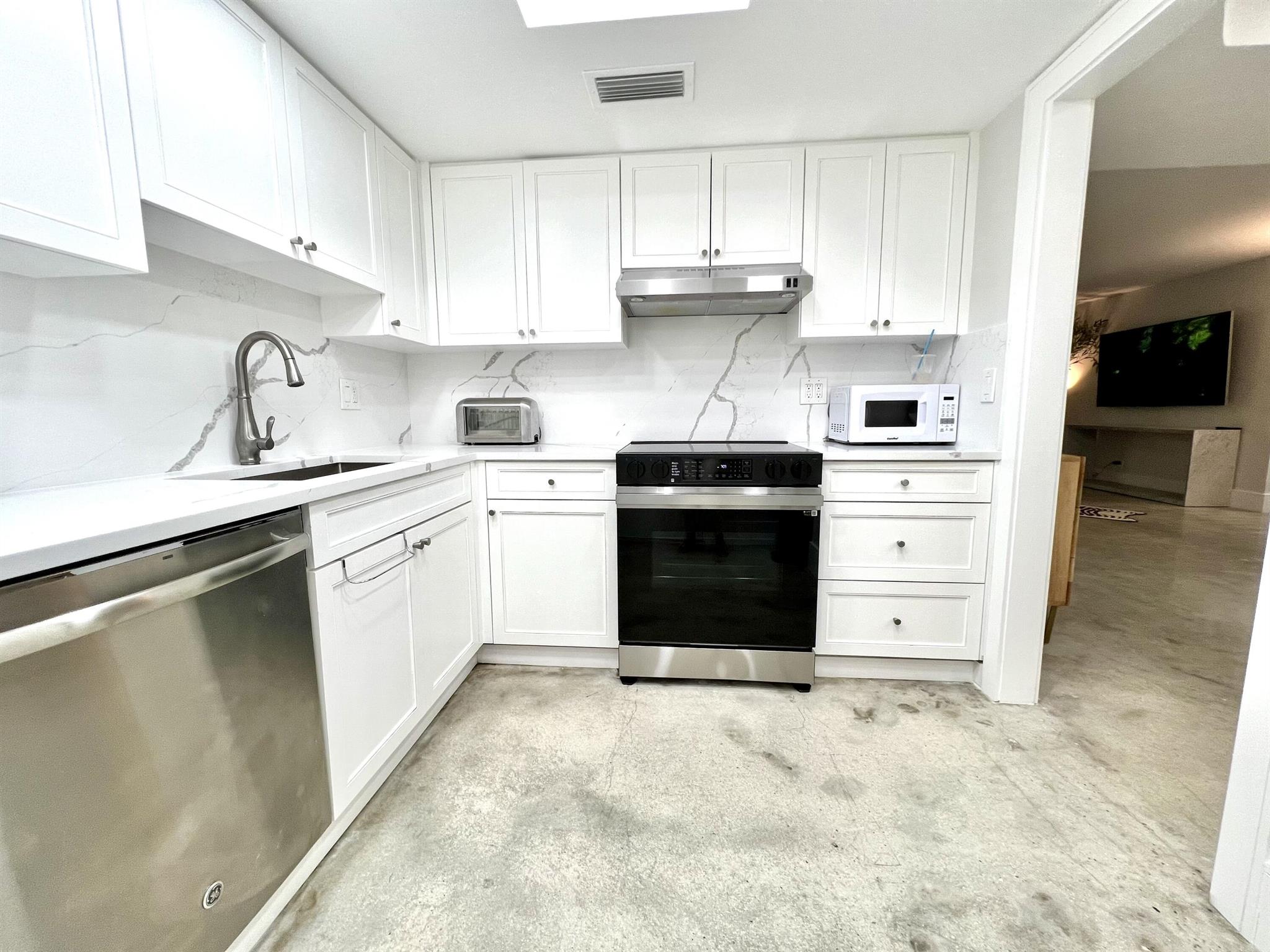 226 Brazilian Avenue 2 C