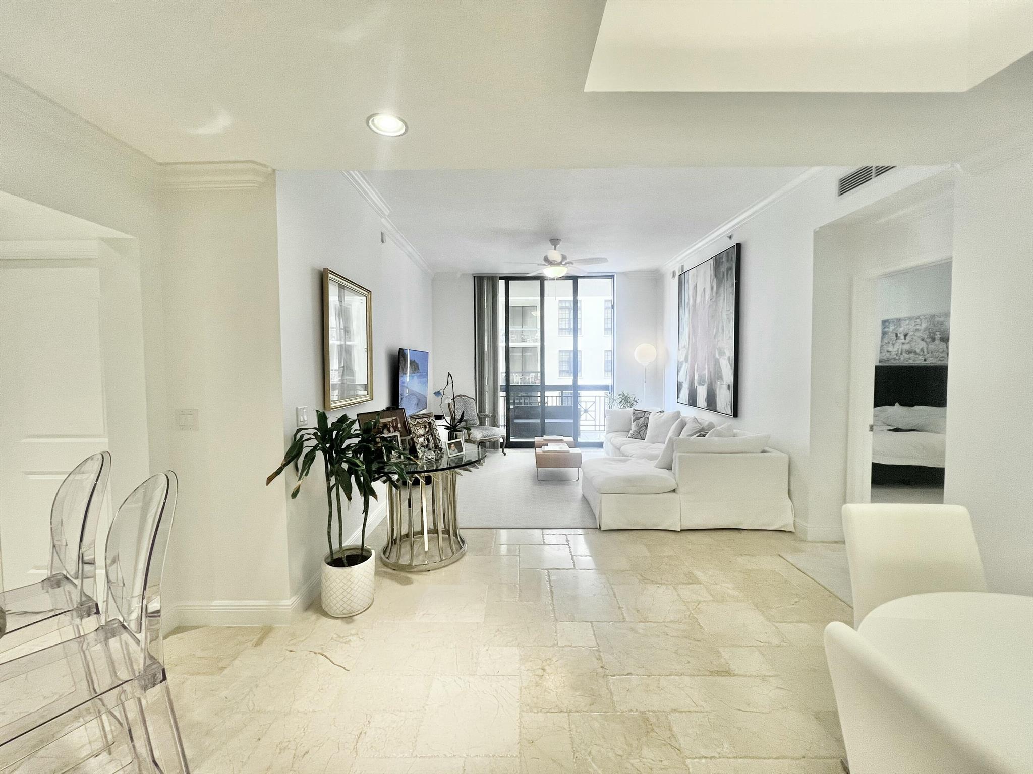 701 S Olive Avenue S 1413