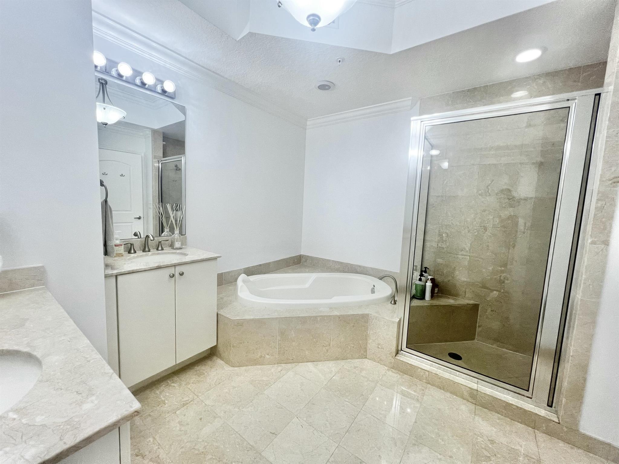 701 S Olive Avenue S 1413