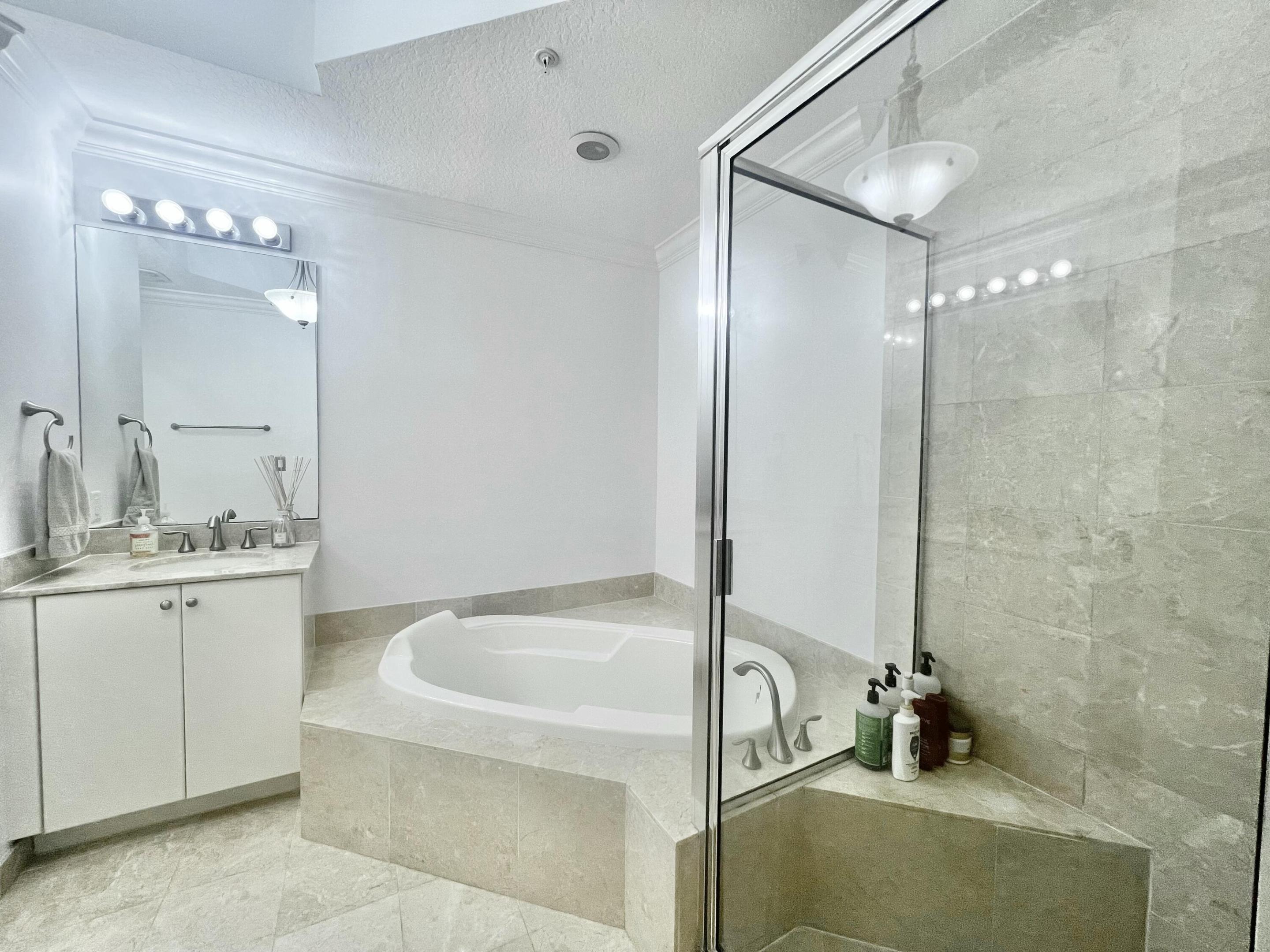 701 S Olive Avenue S 1413