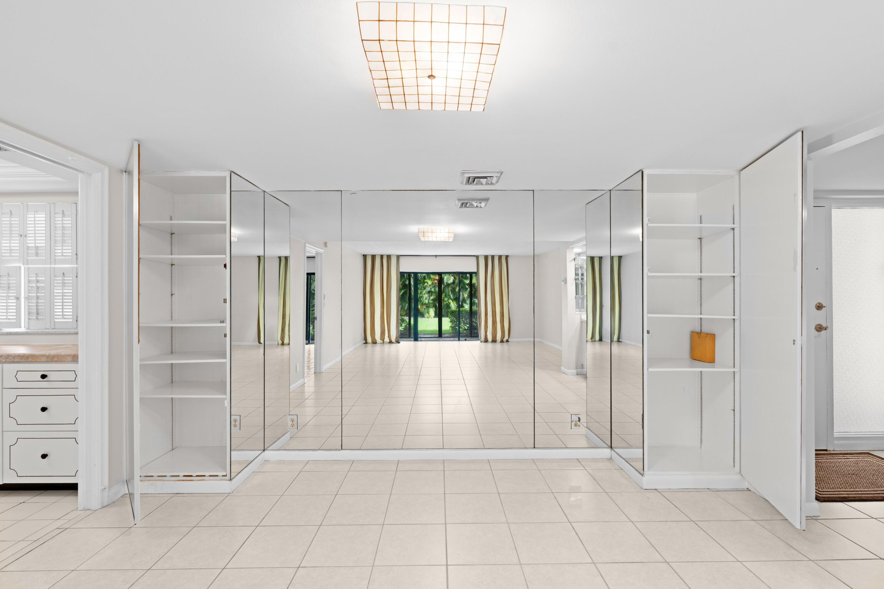 1723 Consulate Place 102