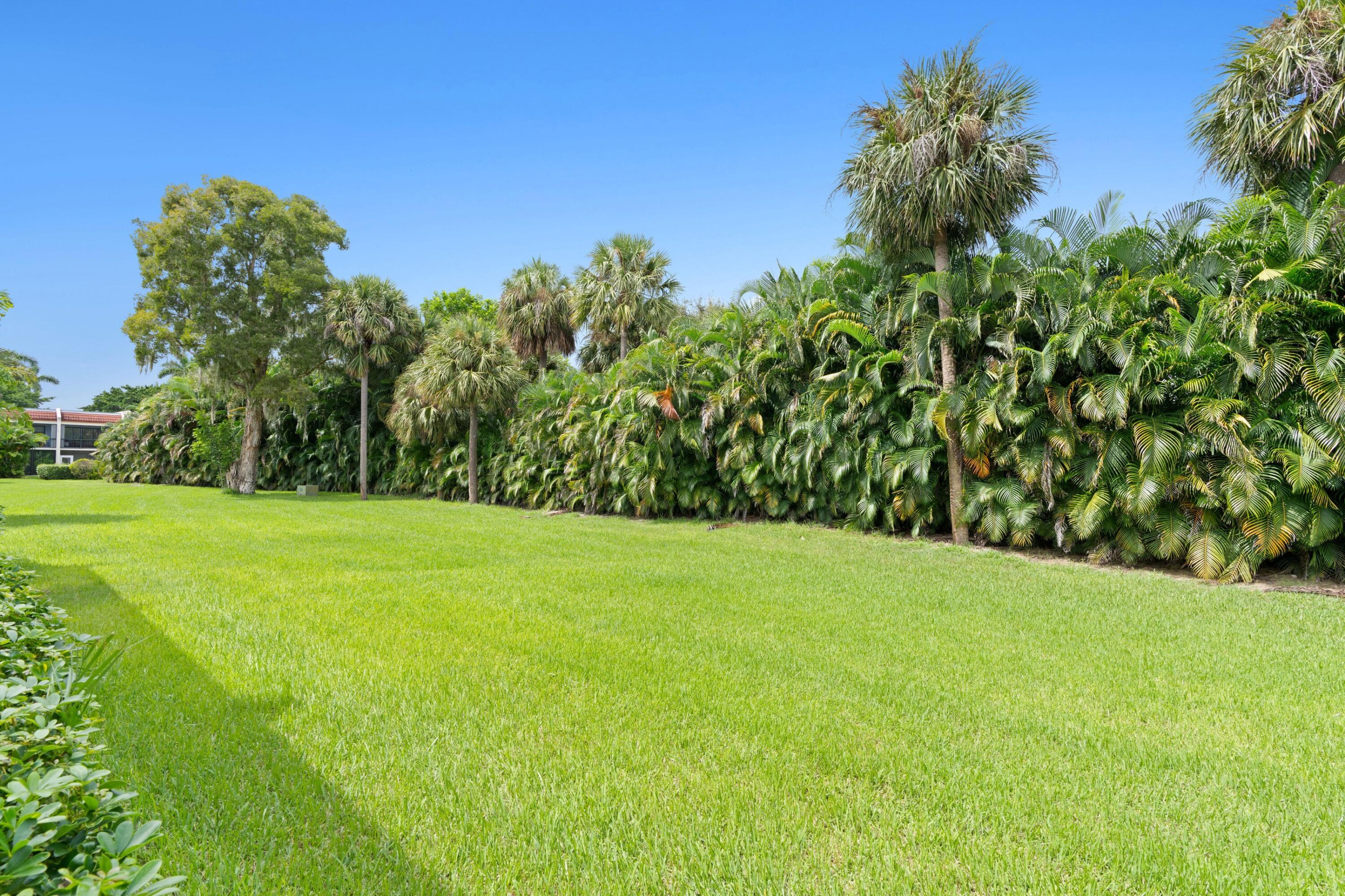 1723 Consulate Place 102