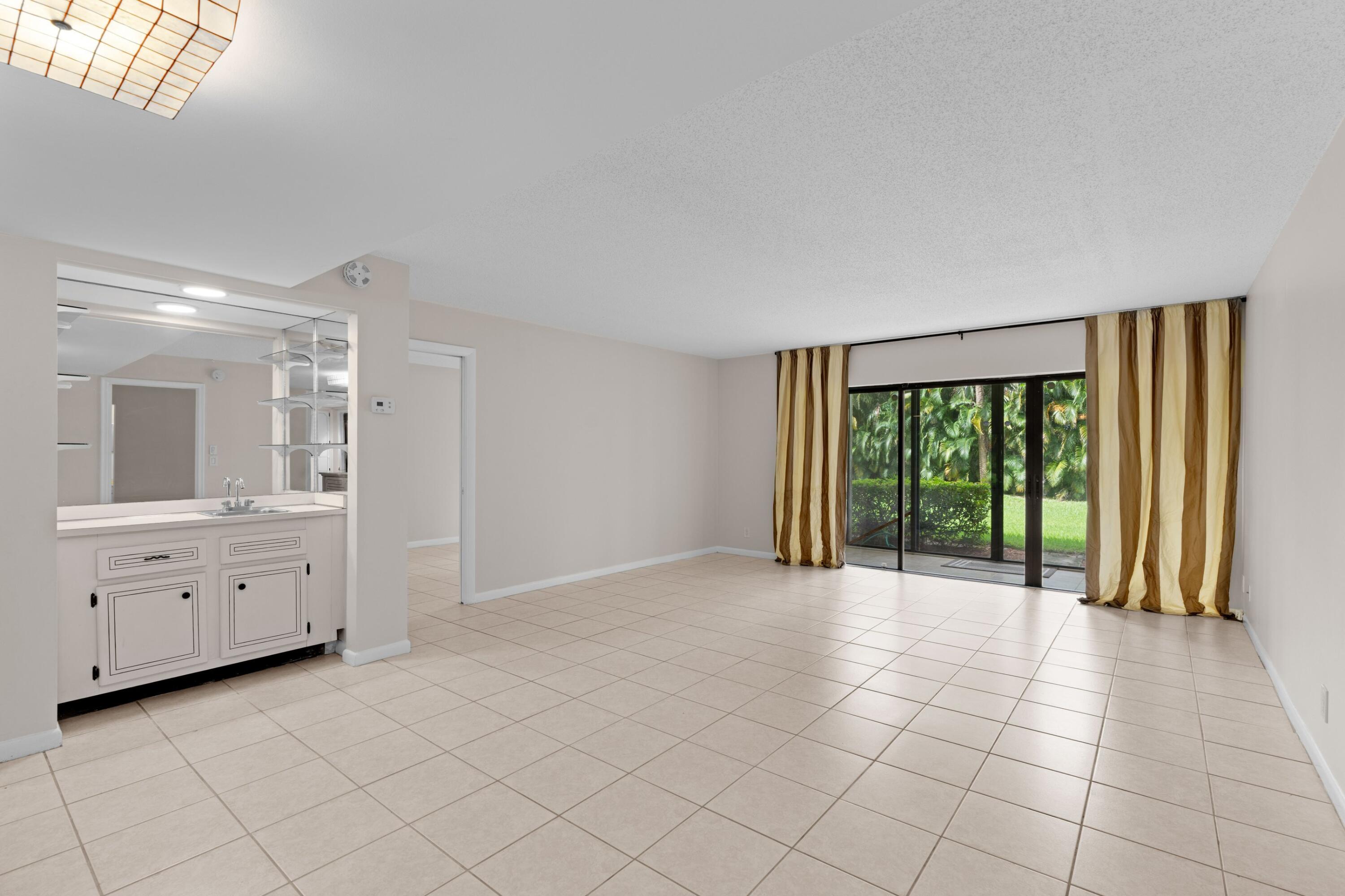 1723 Consulate Place 102