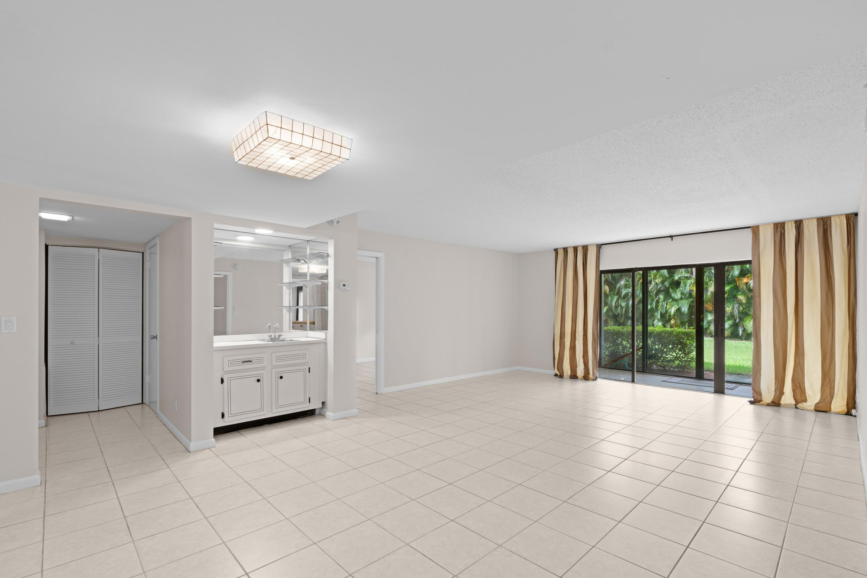 1723 Consulate Place 102