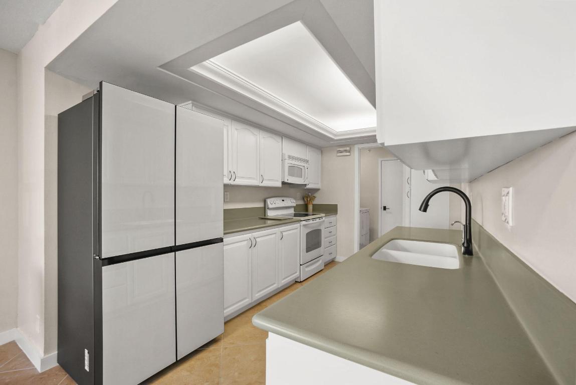 3440 S Ocean Boulevard 105s