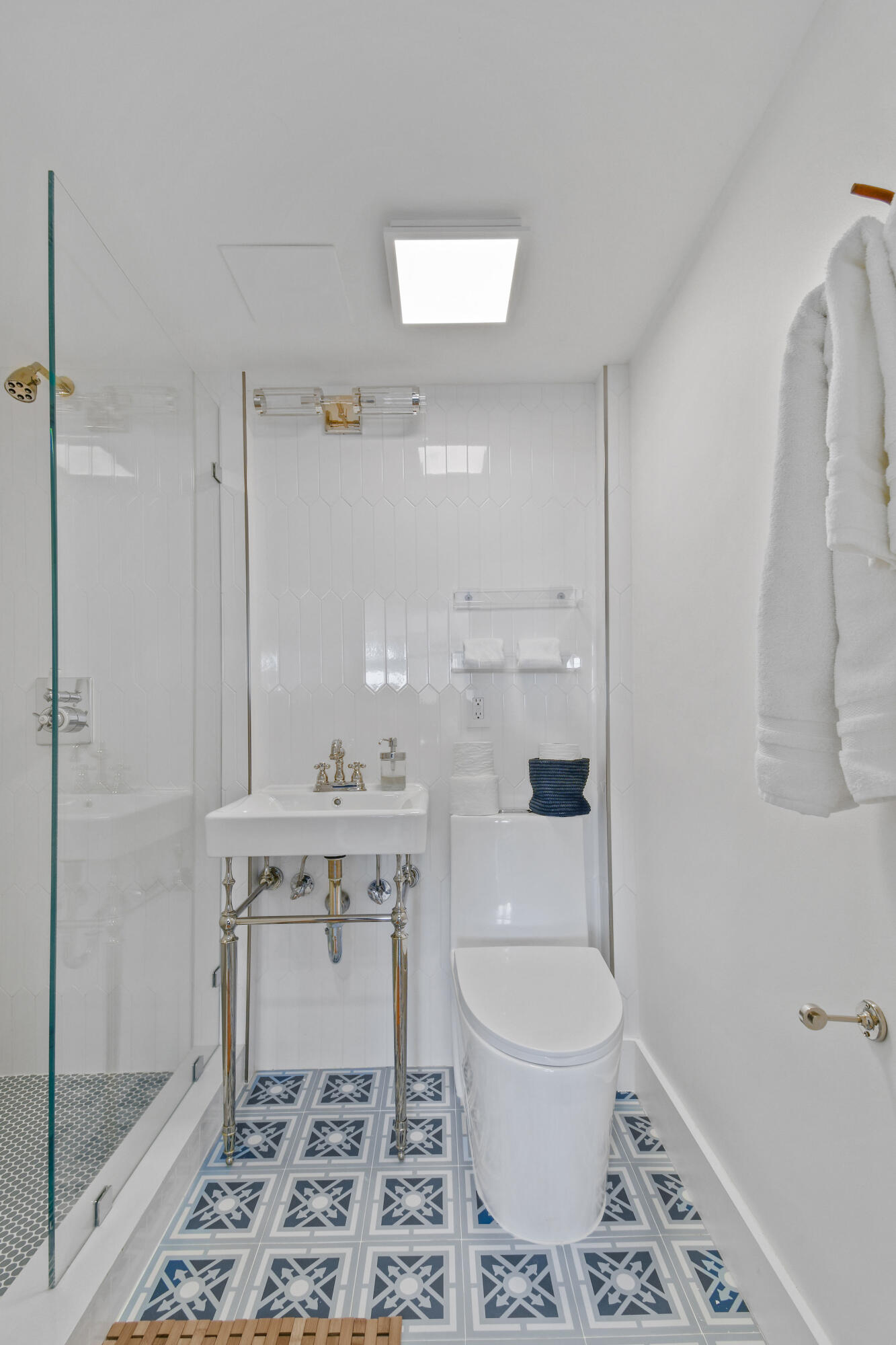 235 Sunrise Avenue Ph6