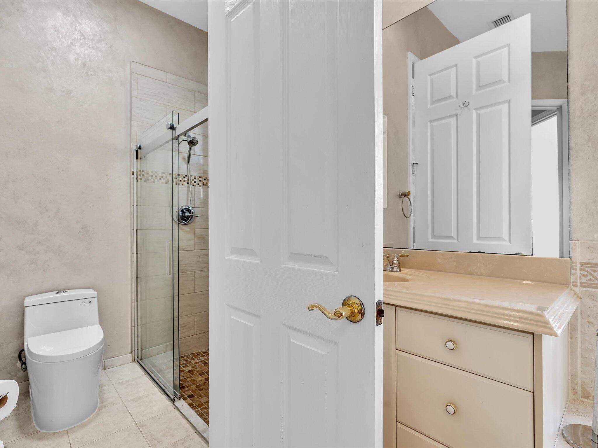 6419 Stonehurst Circle