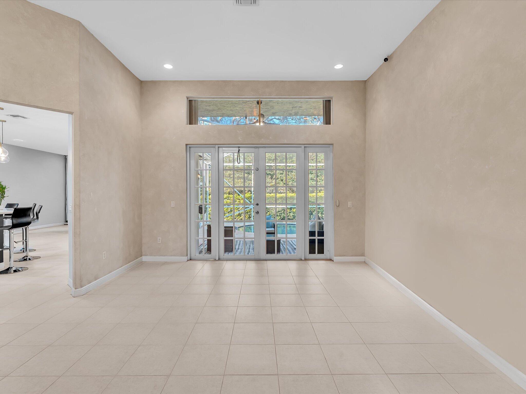 6419 Stonehurst Circle