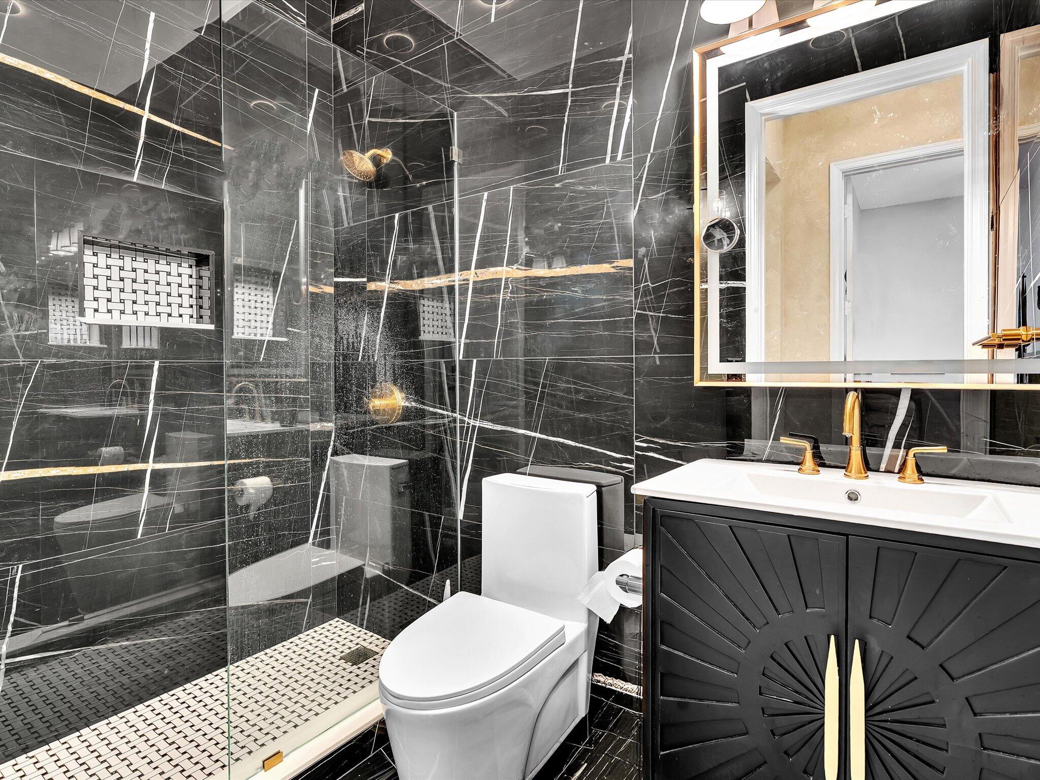 6419 Stonehurst Circle