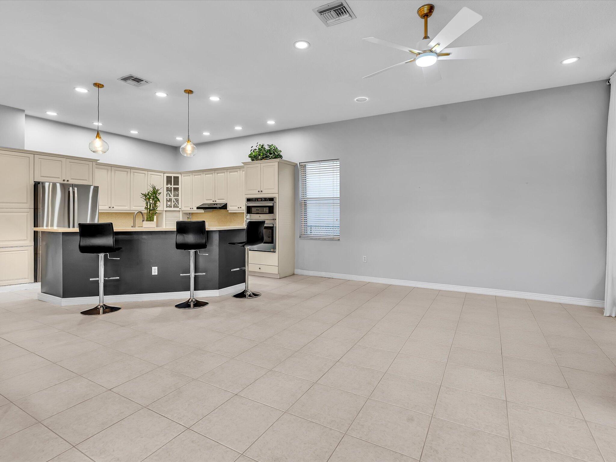 6419 Stonehurst Circle