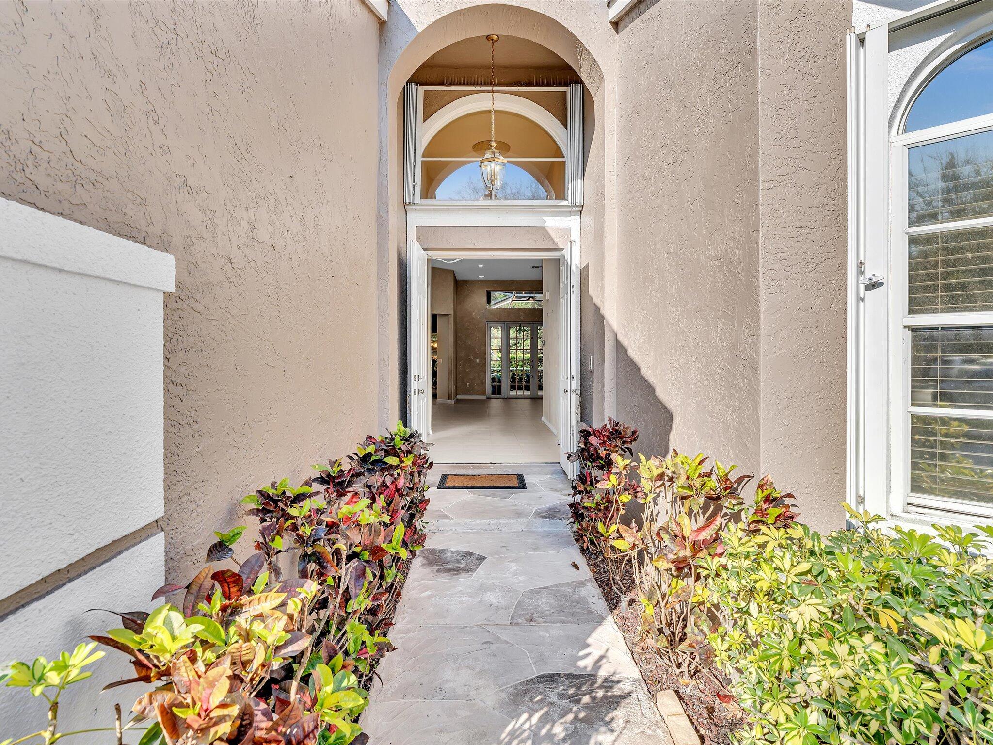 6419 Stonehurst Circle