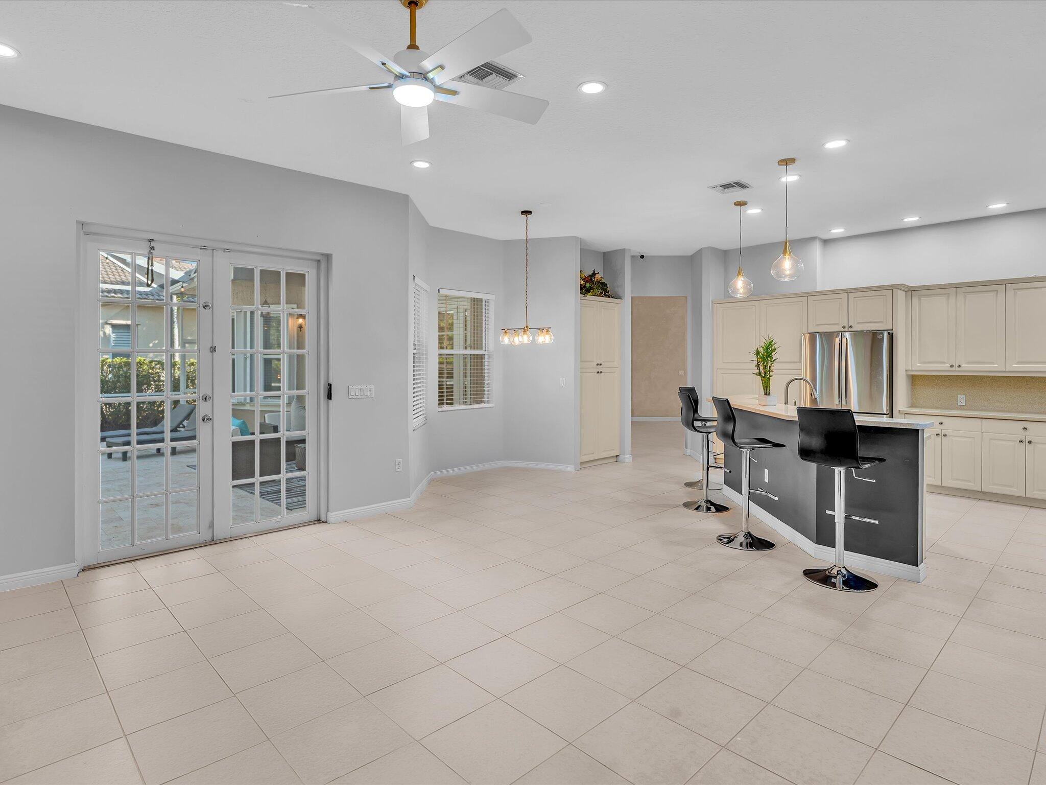 6419 Stonehurst Circle