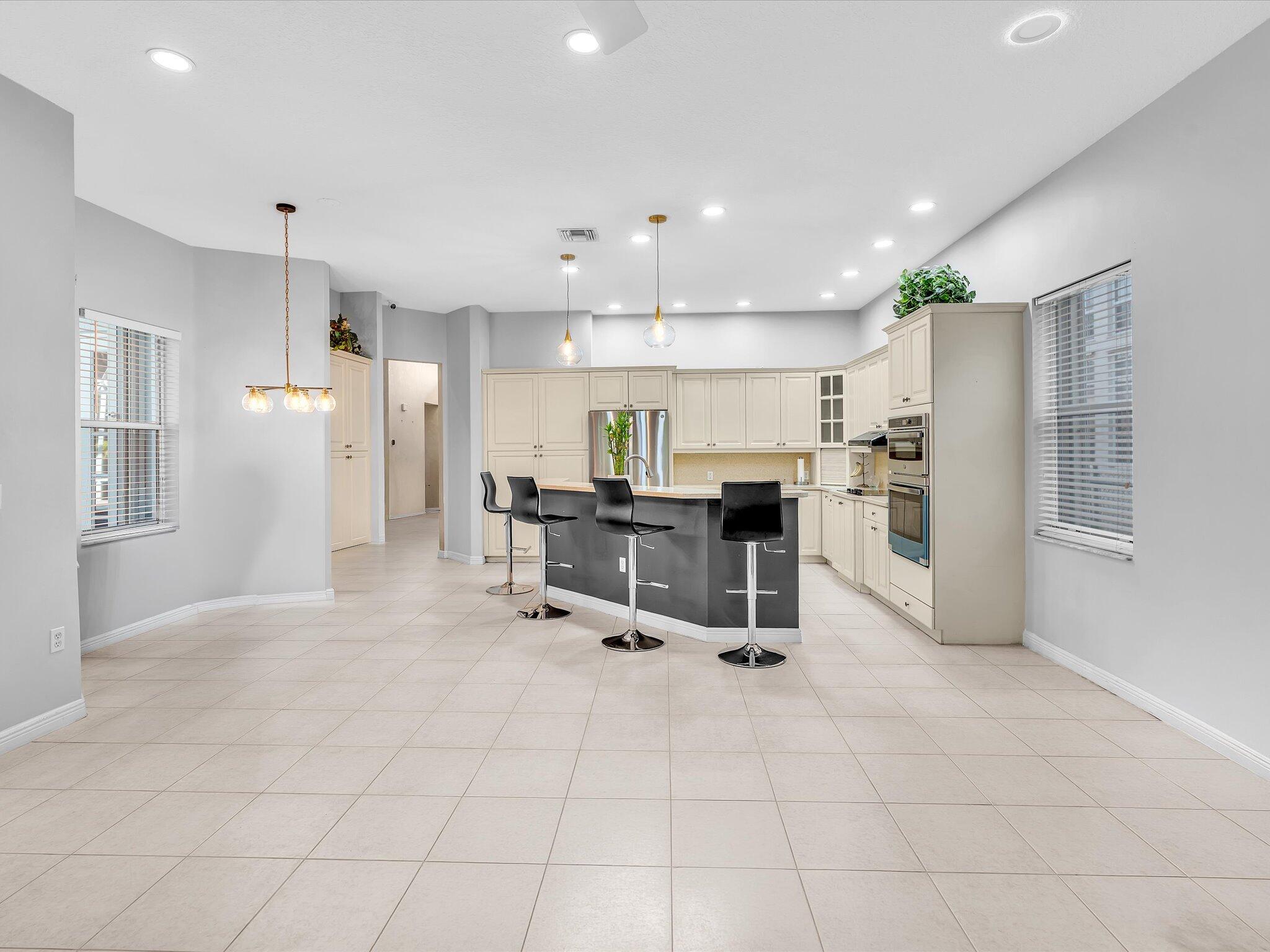 6419 Stonehurst Circle