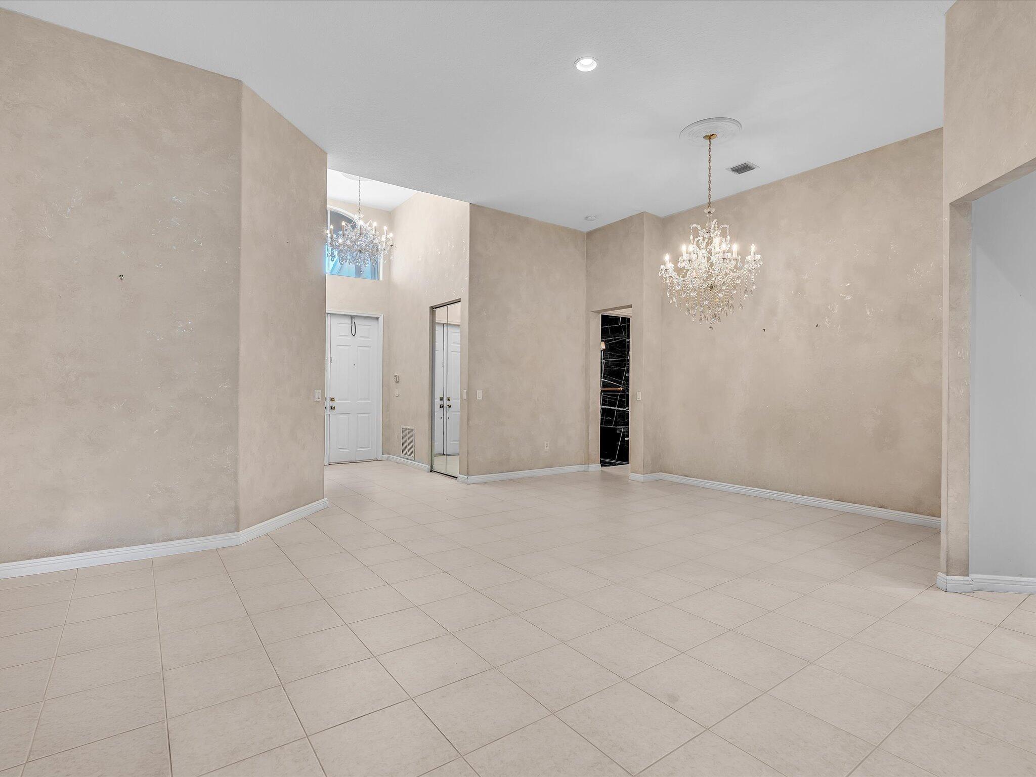 6419 Stonehurst Circle