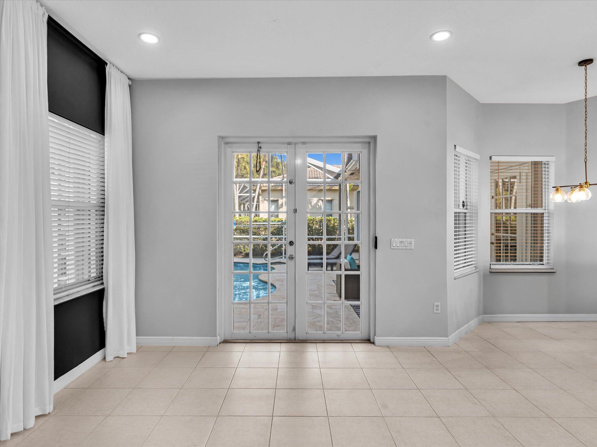 6419 Stonehurst Circle