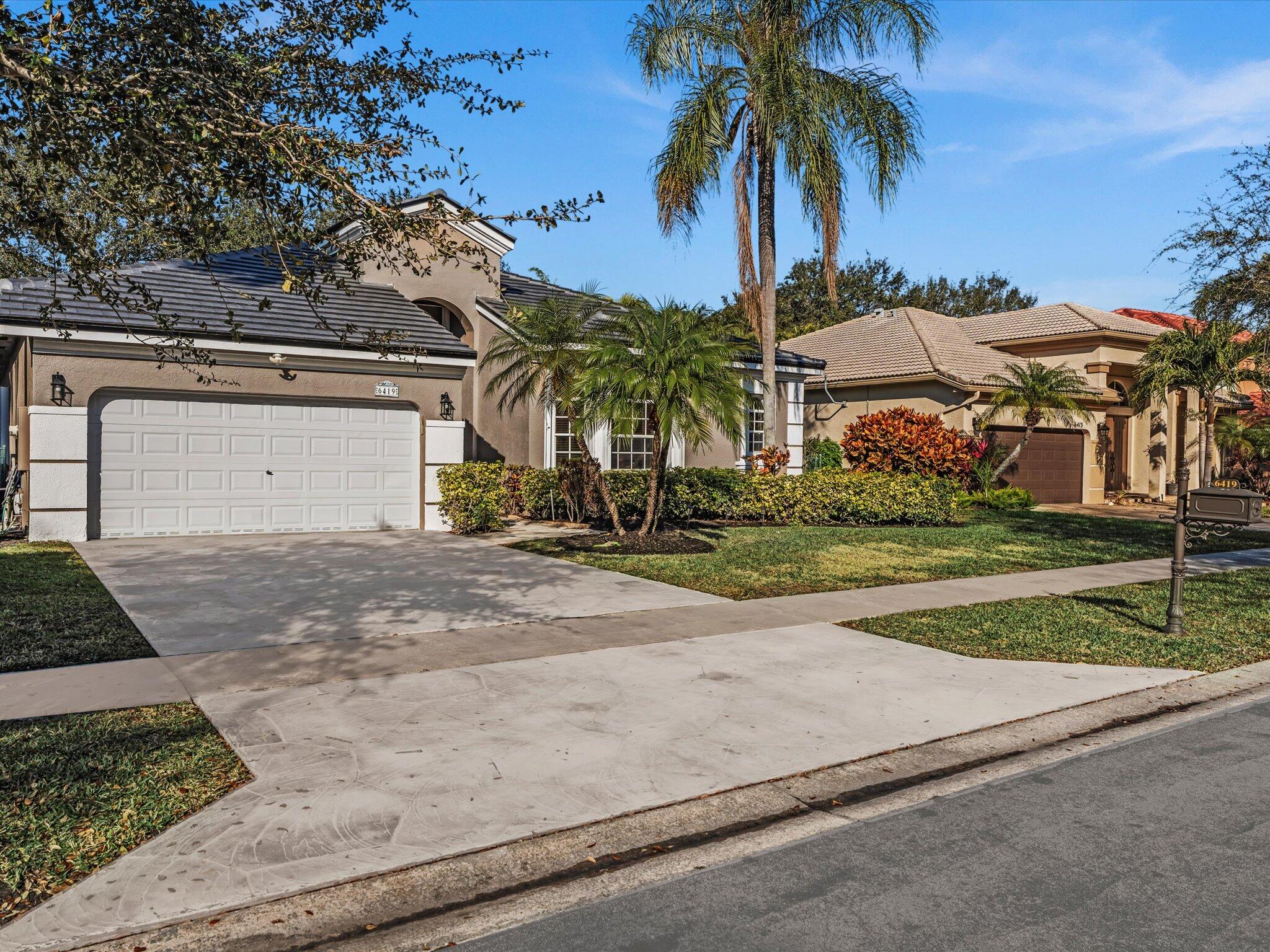 6419 Stonehurst Circle