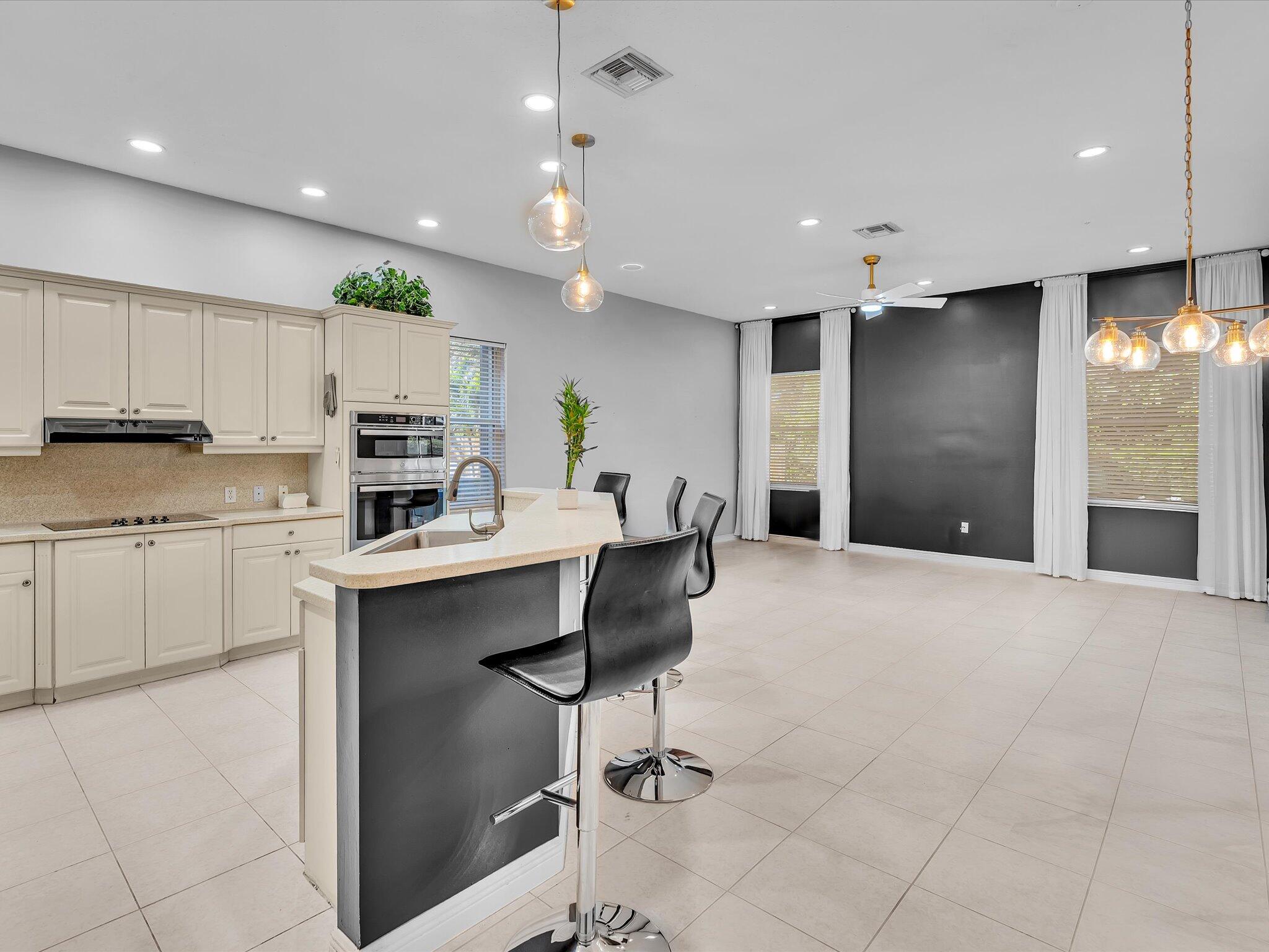 6419 Stonehurst Circle