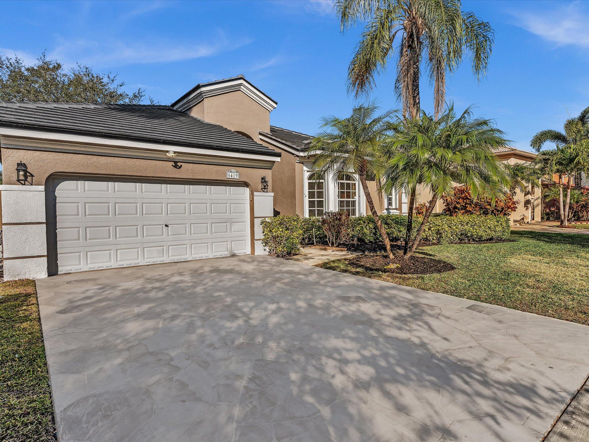 6419 Stonehurst Circle