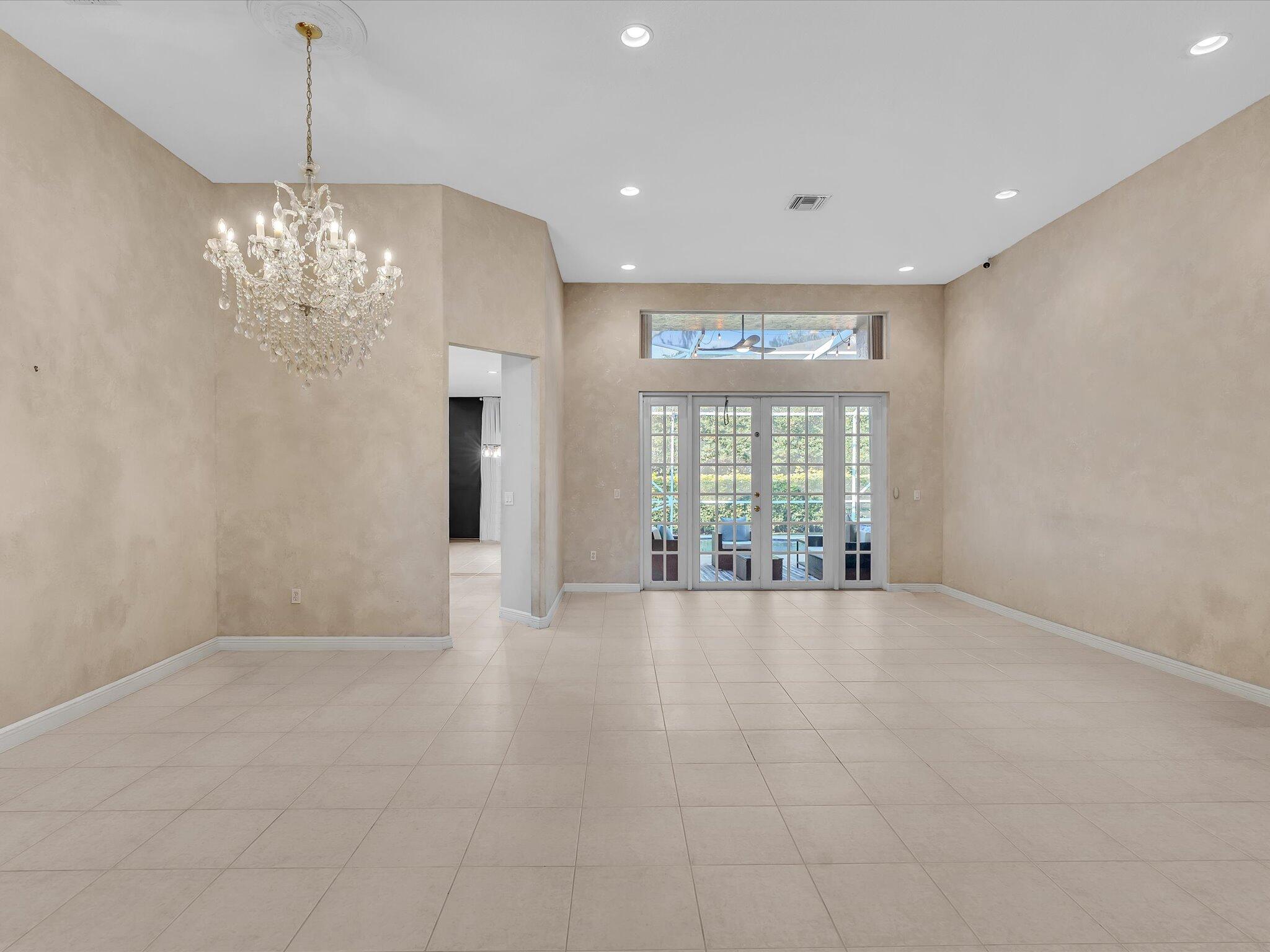 6419 Stonehurst Circle