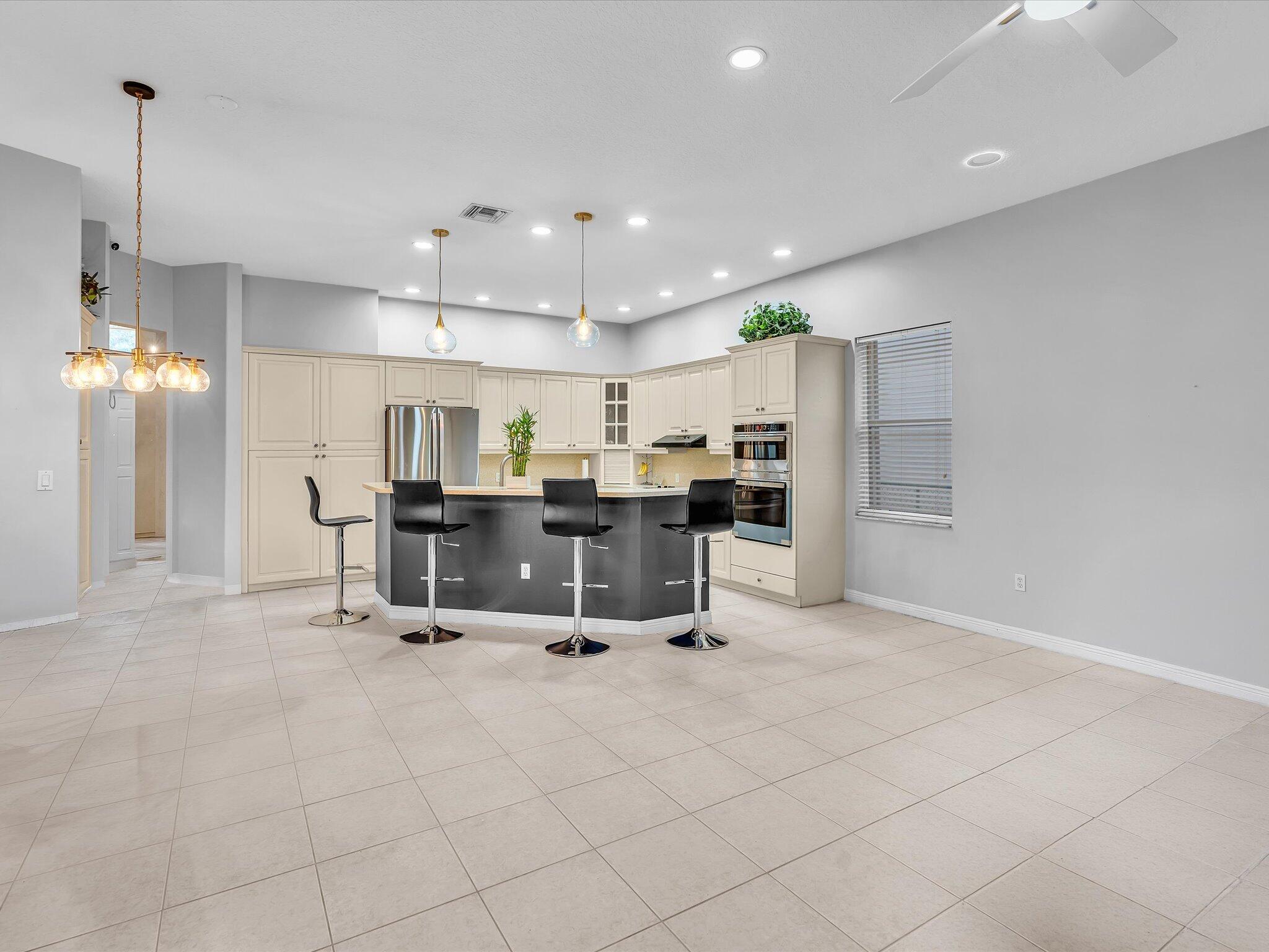 6419 Stonehurst Circle