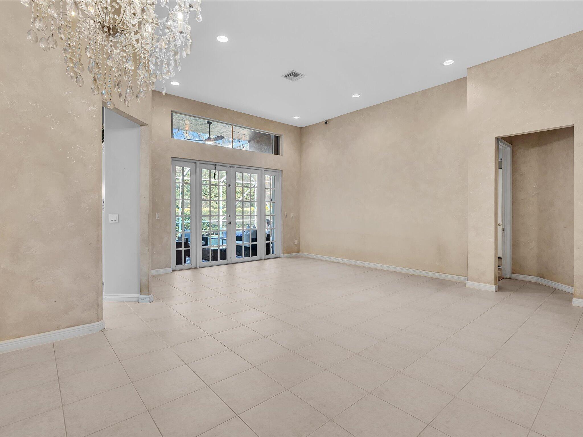 6419 Stonehurst Circle