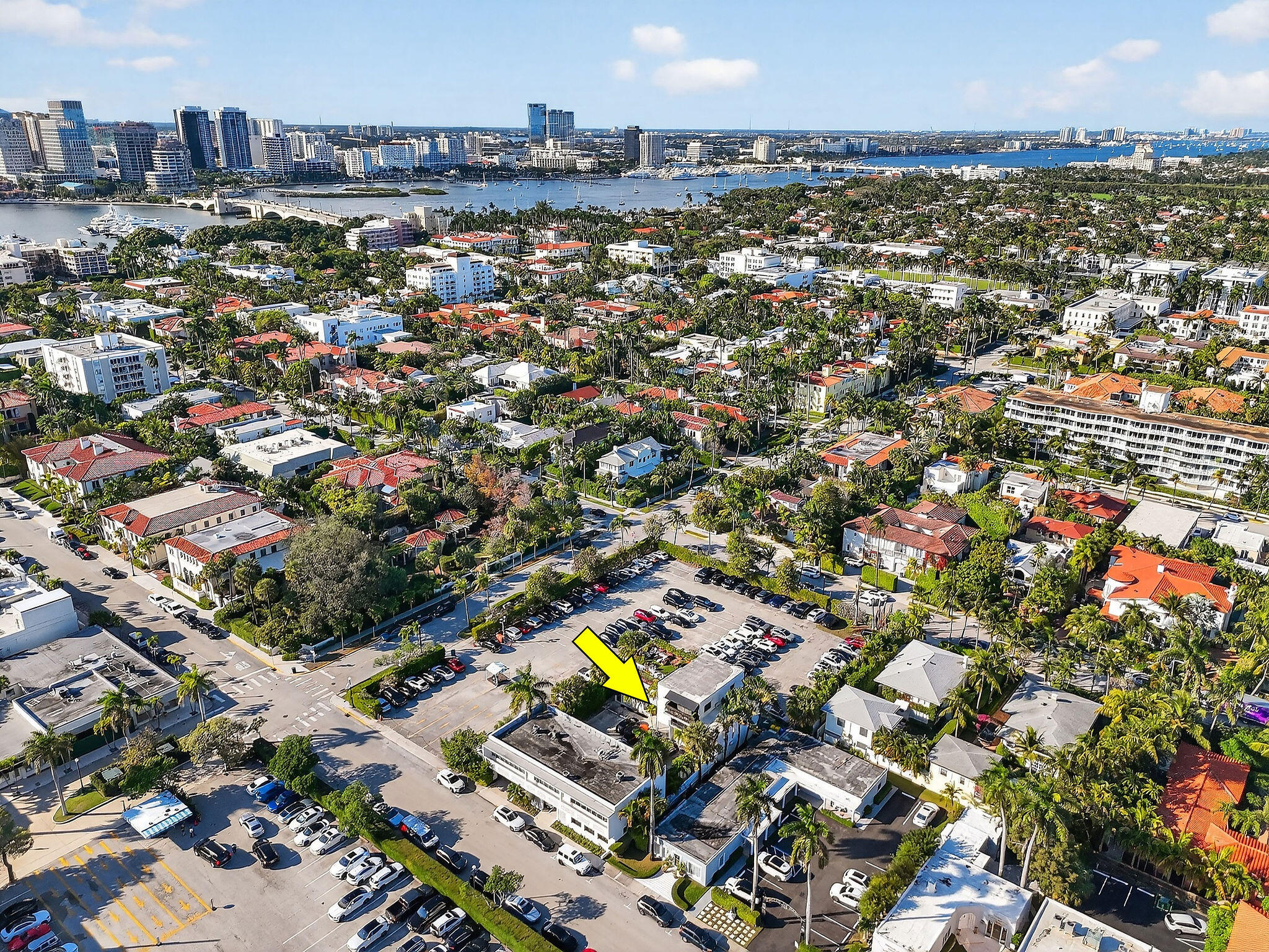 249 Peruvian Avenue 1811