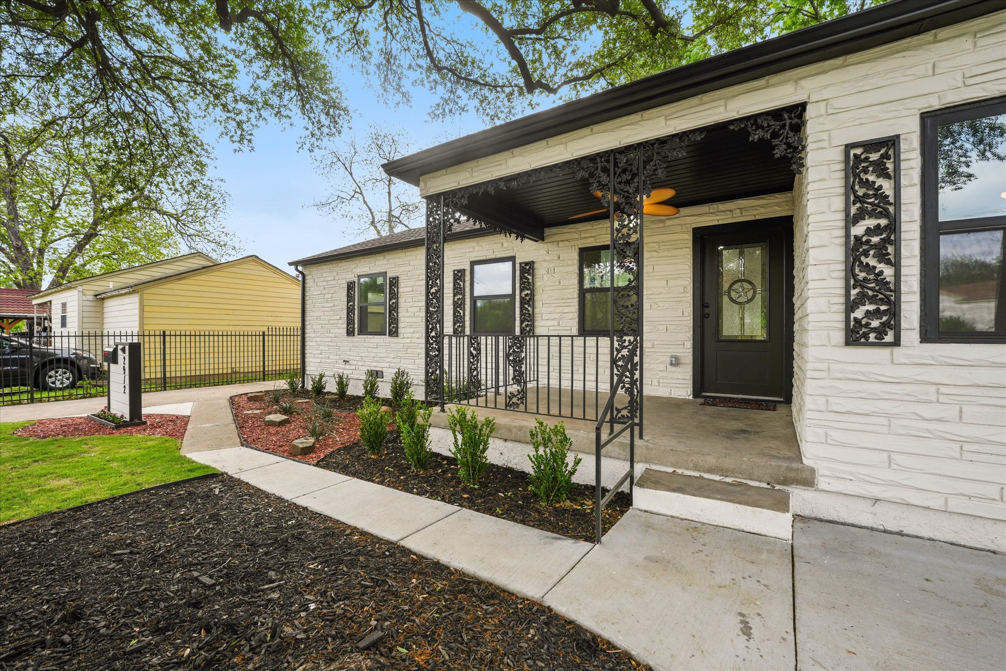 2912 Grayson Drive