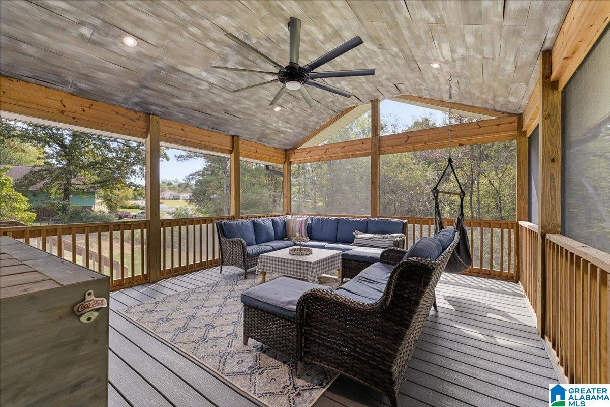 904 GARDENVIEW CIRCLE