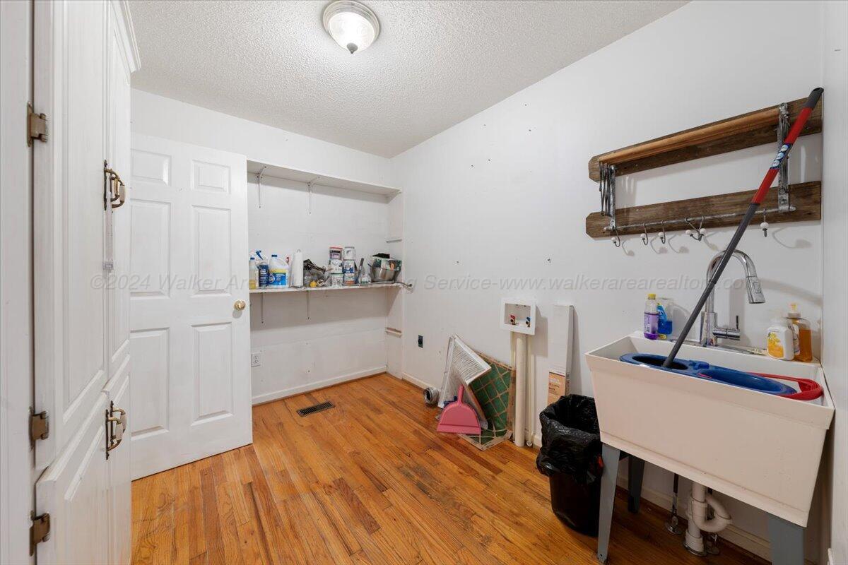270 OLD PINEYWOODS Rd