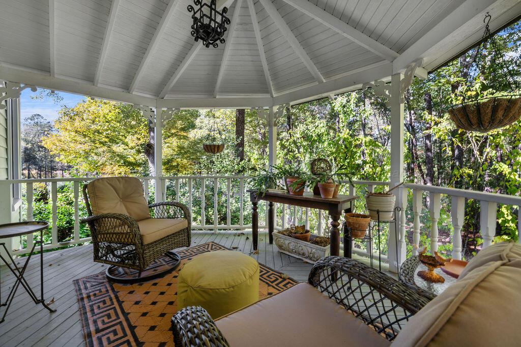 2601 VICTORIAN Dr