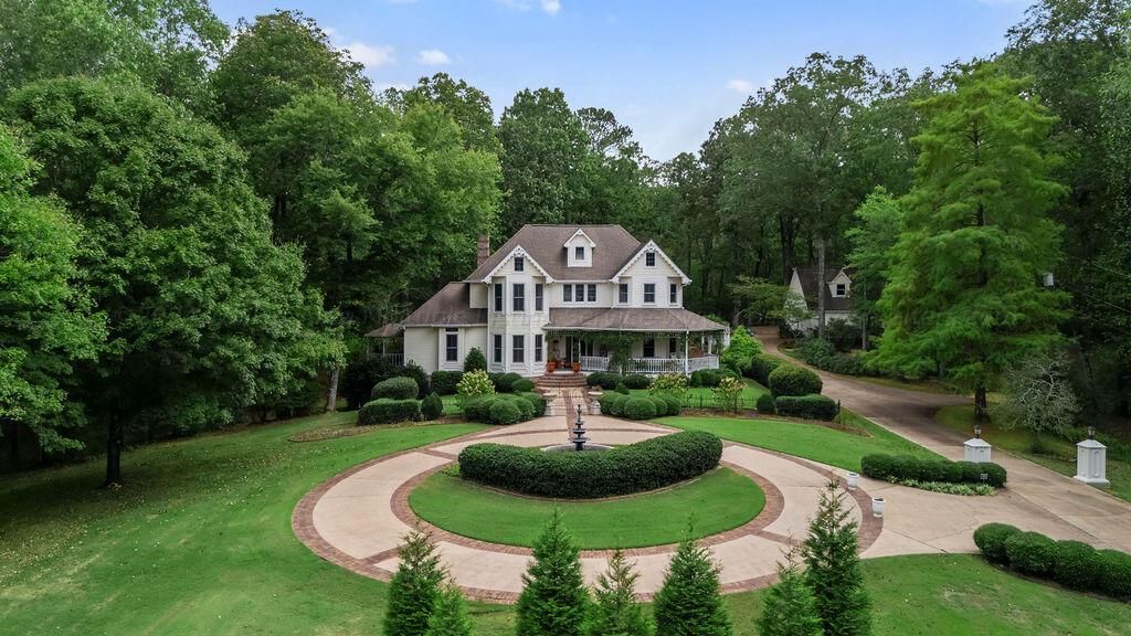 2601 VICTORIAN Dr