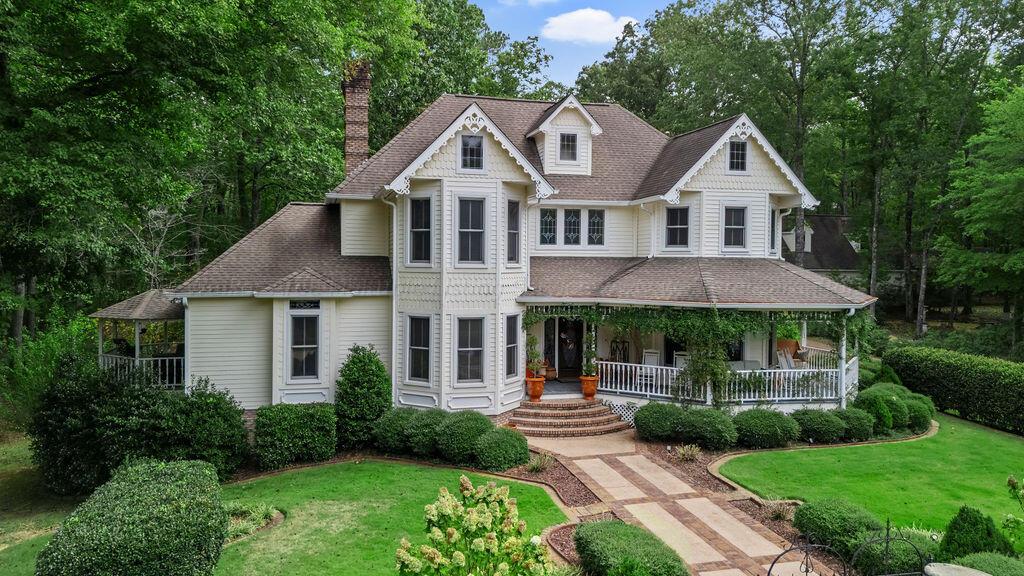 2601 VICTORIAN Dr