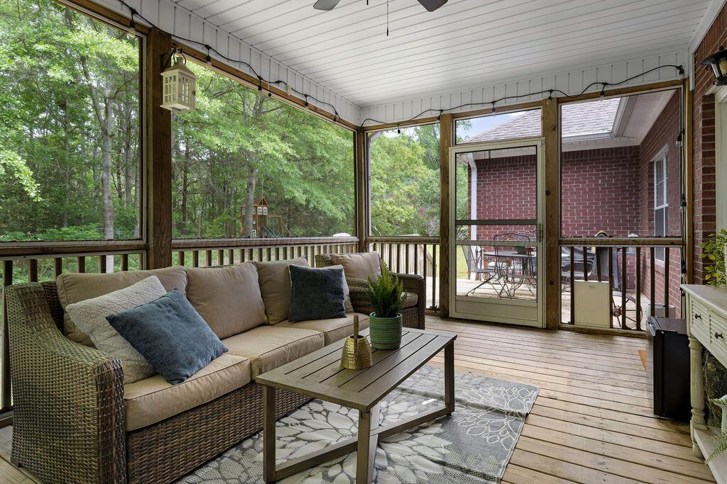 1410 PINEVIEW Rd