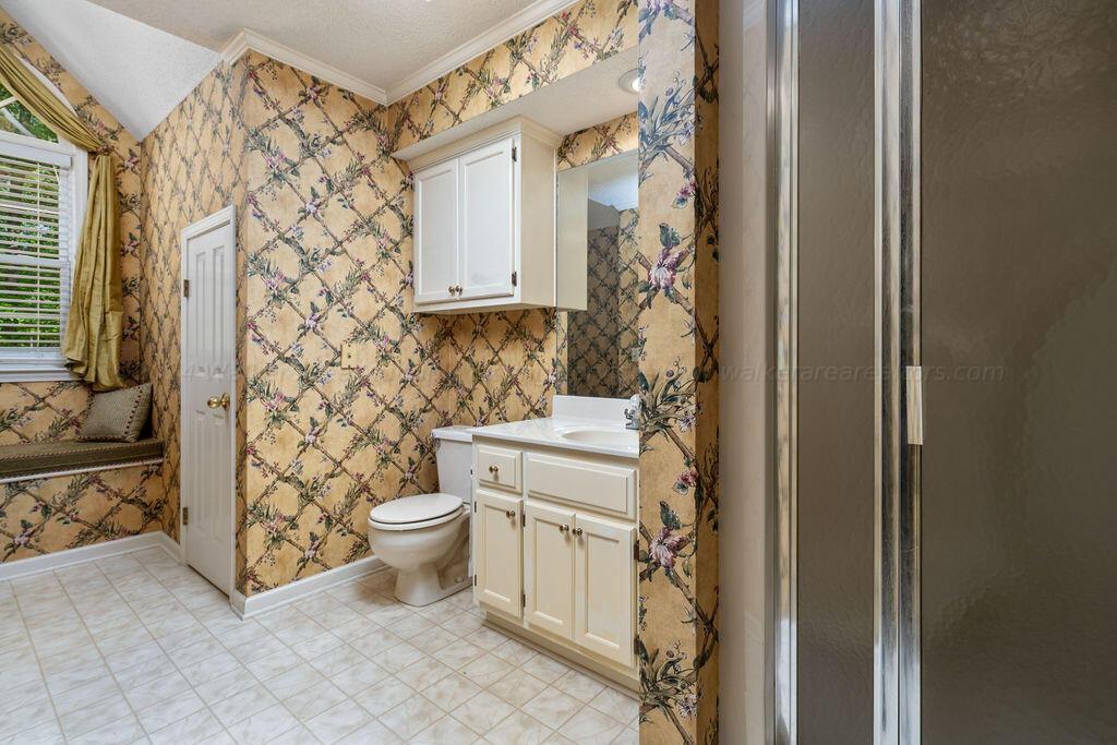 2206 OVERBOOK Dr