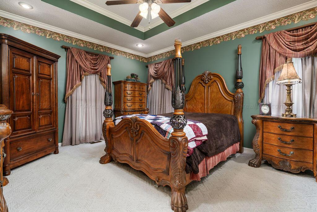 2206 OVERBOOK Dr
