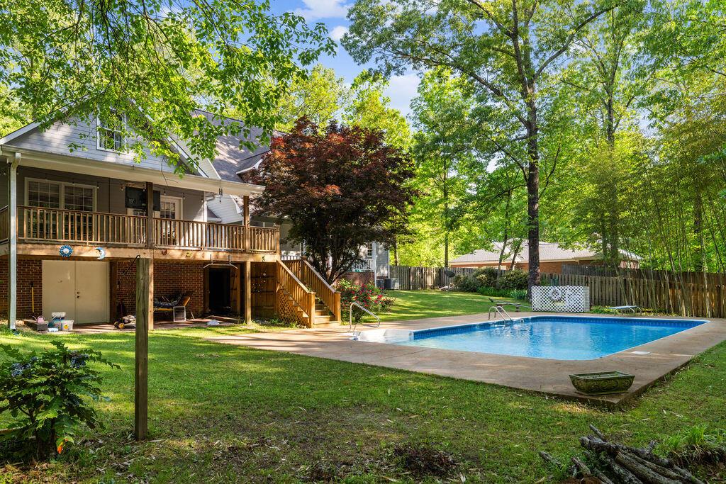 2206 OVERBOOK Dr