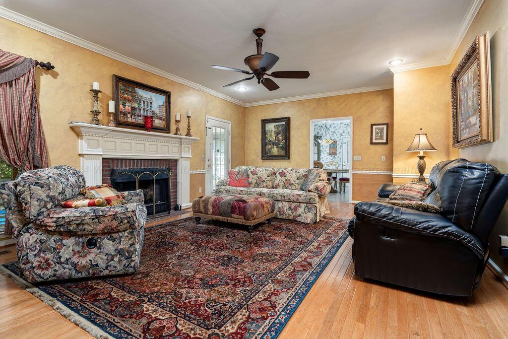 2206 OVERBOOK Dr