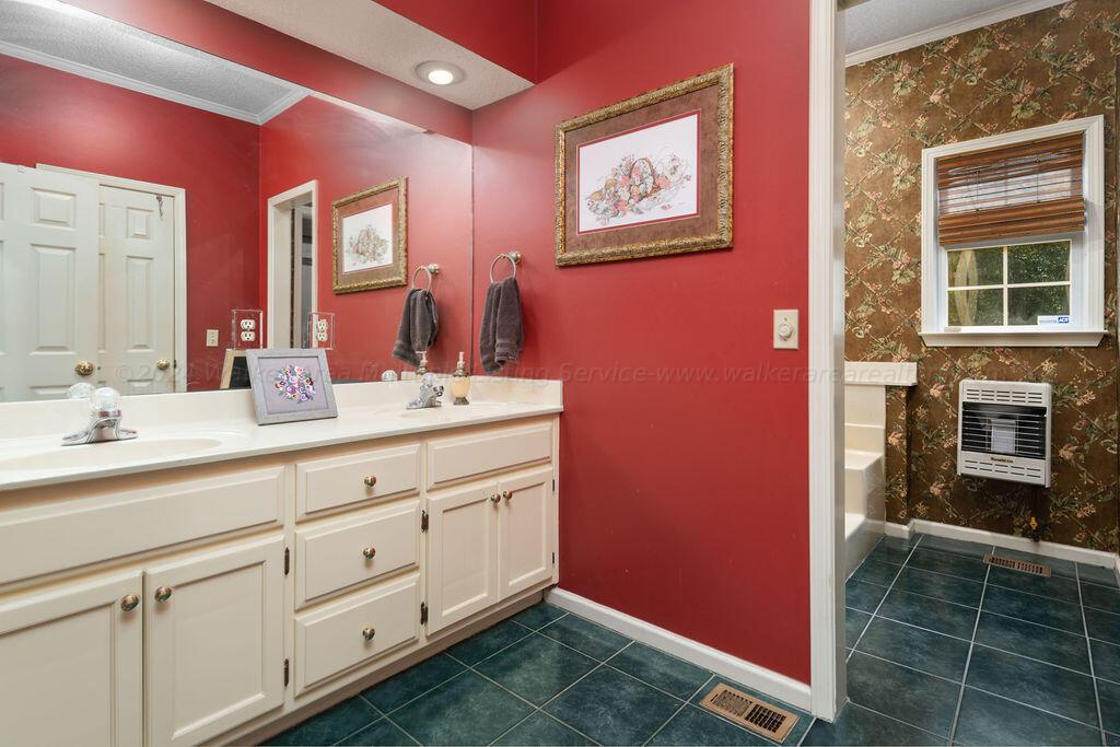 2206 OVERBOOK Dr