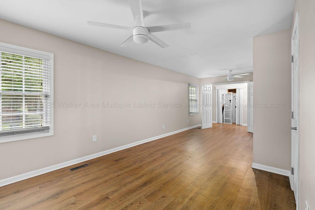 308 W 8TH St