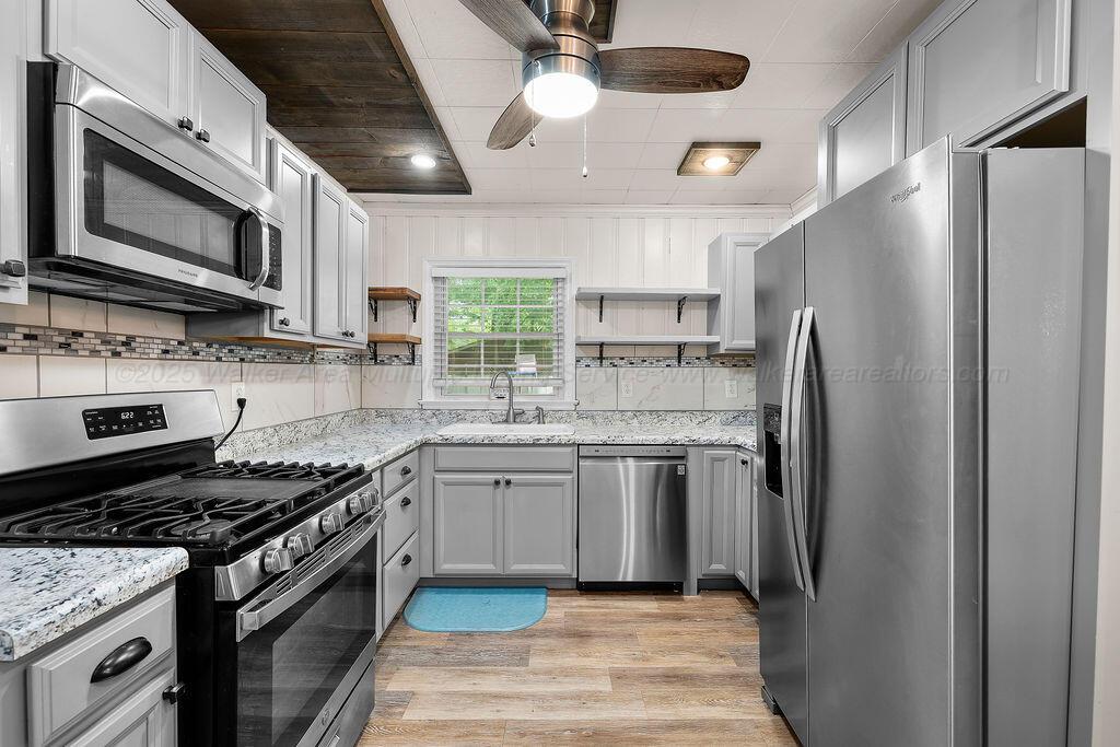 308 W 8TH St