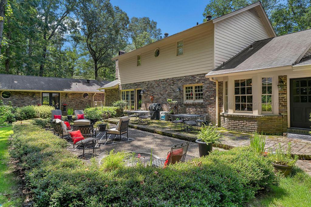 601 GLEN OAKS Cir