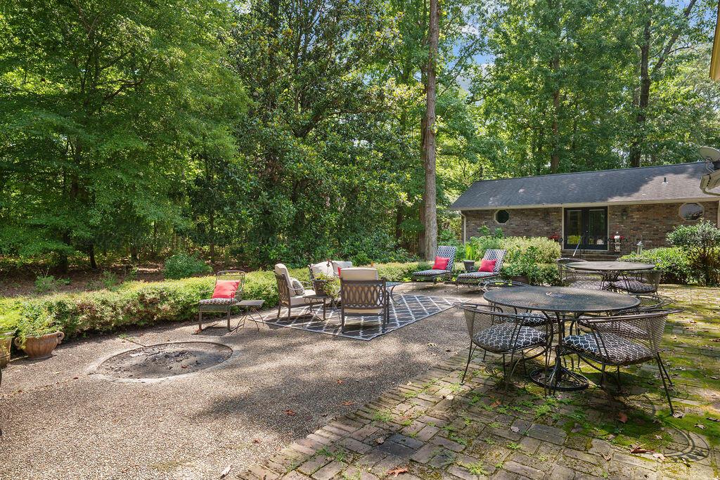 601 GLEN OAKS Cir