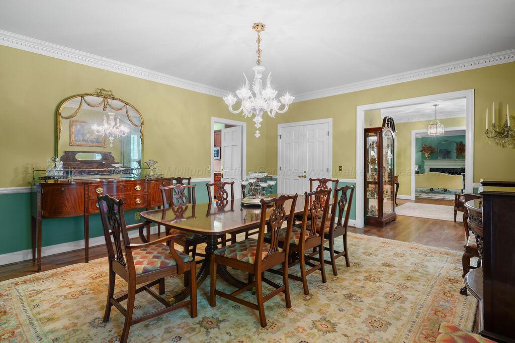 601 GLEN OAKS Cir