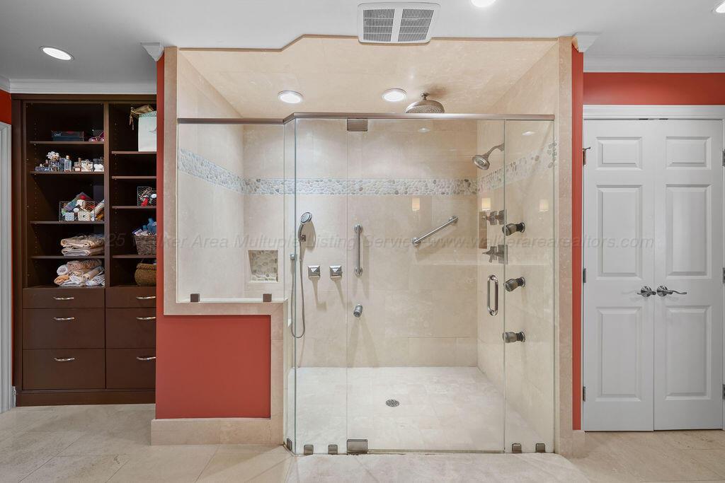 601 GLEN OAKS Cir