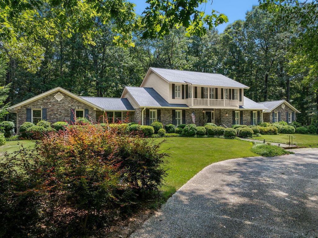 601 GLEN OAKS Cir
