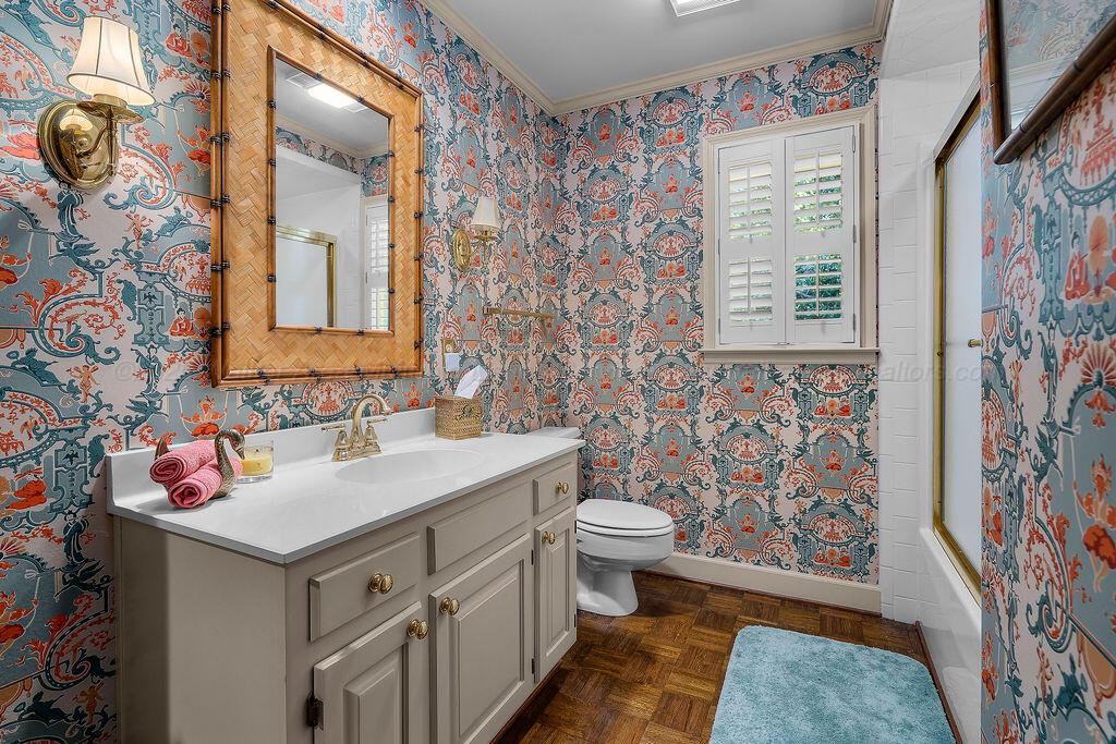 601 GLEN OAKS Cir