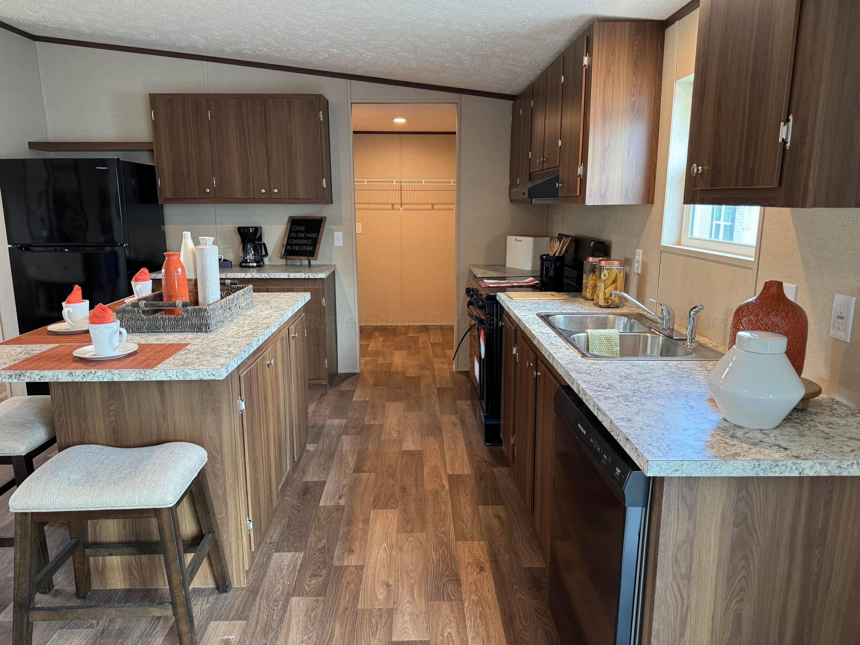 23 TORILEE Ln