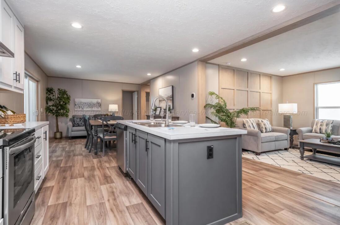 104 TORILEE Ln